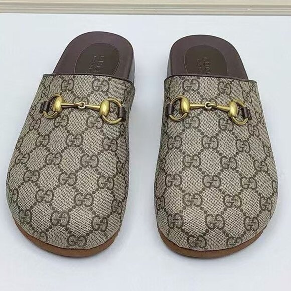Gucci mule slippers in GG Supreme canvas - Picture 1 of 6